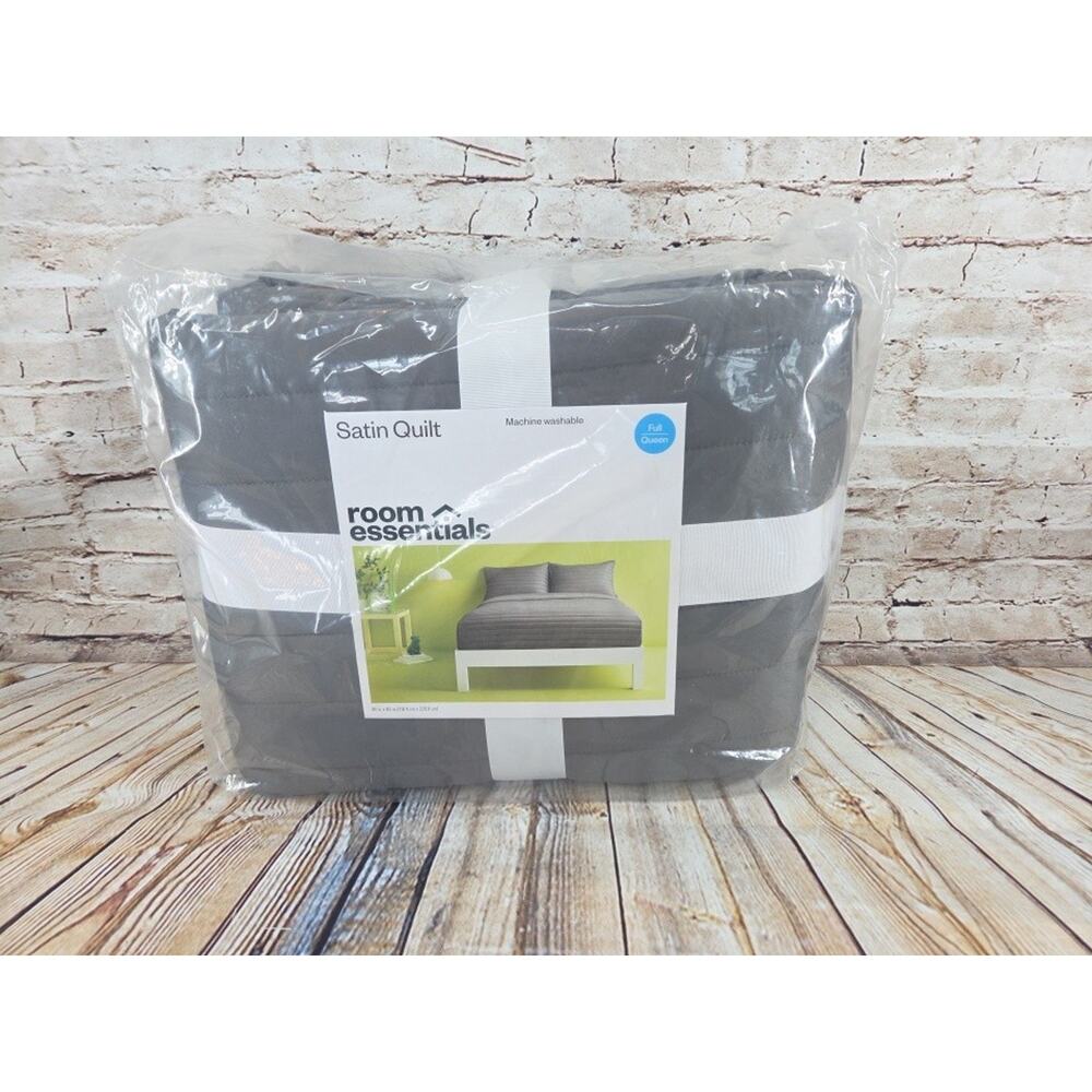 Room Essentials Full/Queen Size Satin Quilt Gray 86in x 90in